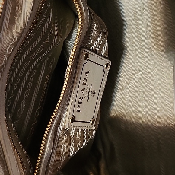 Prada beige smooth leather tote bag with strap - Picture 5 of 7